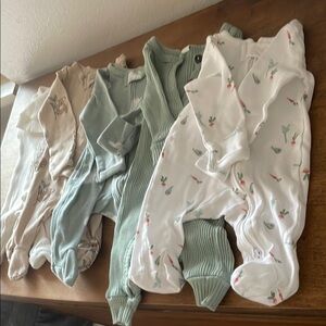 Baby Sleepers Set in Green and White